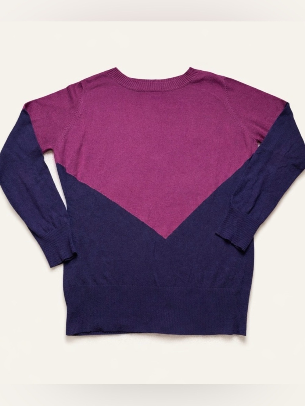 Colorblock Women's Sweater - Two tone purple Button back Chevron